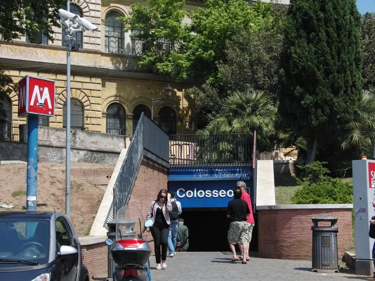 La Calla Al Colosseo Rome Italy